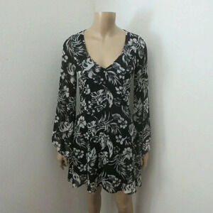 NWT Hollister Floral Dress Size Small Bell Sleeve